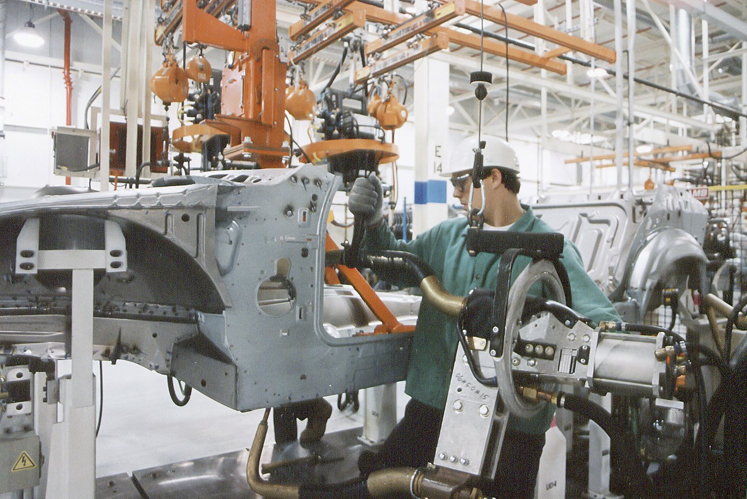 Body construction of a third-generation BMW 3 Series (E36) at the BMW plant Spartanburg, USA (1994)